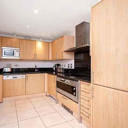 Central 2 Bed With Large Terrace London Exterior photo