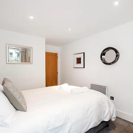 Central 2 Bed With Large Terrace London Exterior photo
