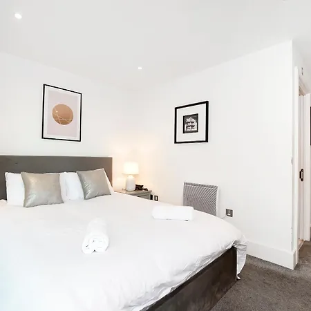 Central 2 Bed With Large Terrace London Exterior photo